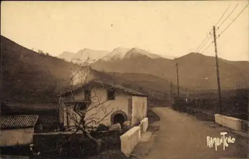 Ak Saint Jean Pied de Port Pyrénées Atlantiques, Route de Bayonne