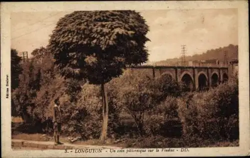 Ak Longuyon Meurthe et Moselle, Un coin pittoresque sur le Viaduc