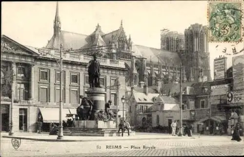 Ak Reims Marne, Place Royale