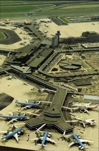 Ak Amsterdam Nordholland Niederlande, Internationaler Flughafen Schiphol, Luftaufnahme