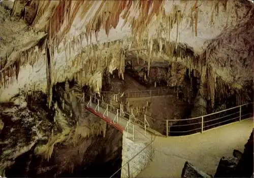 Ak Postojna Postumia Adelsberg Slowenien, Blick in die Grotte, Brücke