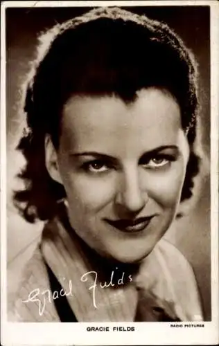 Ak Schauspielerin Gracie Fields, Portrait, Autogramm