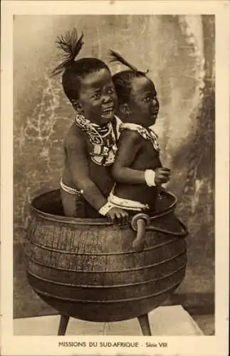 Ak Mission in Afrika, Kinder im Kessel