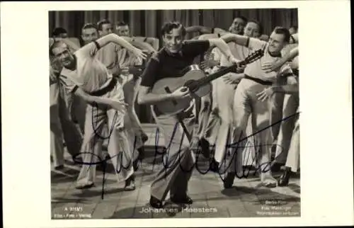 Ak Schauspieler Johannes Heesters, Filmszene Karneval der Liebe, Gitarre, Tänzer, Autogramm