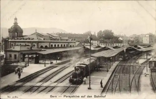 Ak Bern Stadt Schweiz, Bahnhof, Bahnsteige, Dampflokomotive