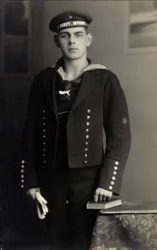 Foto Ak Deutscher Seemann in Uniform, Werft Division, Kaiserliche Marine