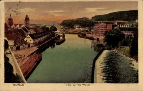 Ak Hameln, Blick auf die Weser, Wehr, Gebäude aus der Vogelschau