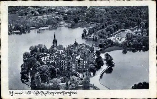 Ak Schwerin in Mecklenburg, Schloss, Luftaufnahme