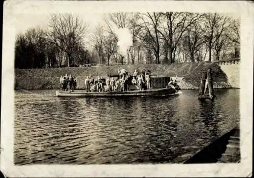 Foto Französische Armee, Marine-Übung, Dampfer