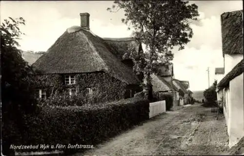 Ak Wyk auf Föhr, Dorfstraße