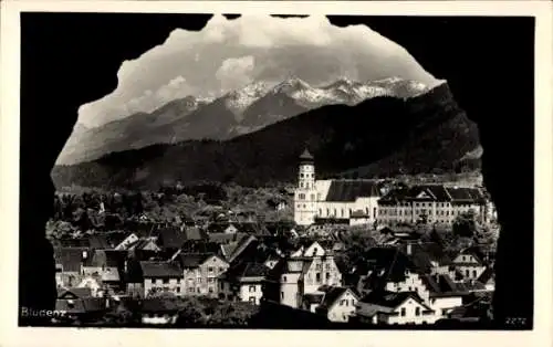 Ak Bludenz Vorarlberg, Ort gesehen von Torbogen