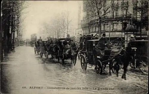 Ak Alfort Val de Marne, Inondations de janvier 1910, La Grande Rue, Kutschen