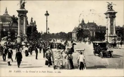 Ak Paris VIII, Avenue Nicolas II, das Grand und das Petit Palais