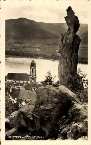 Ak Dürnstein an der Donau Wachau Niederösterreich, Teilansicht mit Felsturm