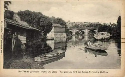 Ak Poitiers Vienne, Vallee du Clain, Vue prise au bord des Ruines de l'ancien Chateau