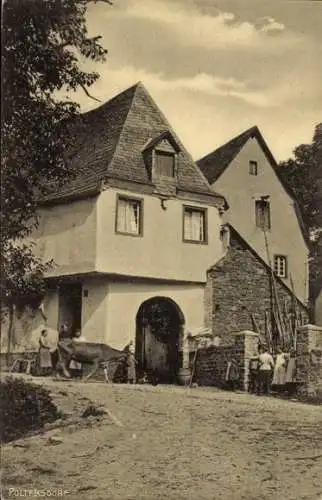 Ak Ellenz Poltersdorf an der Mosel, Altes Bauernhaus, Kuh, Kinder im Eingang