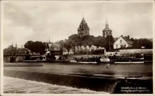 Ak Hameln in Niedersachsen, Dampferanlegeplatz, Dampfer Kaiser Friedrich, Wehr, Brücke