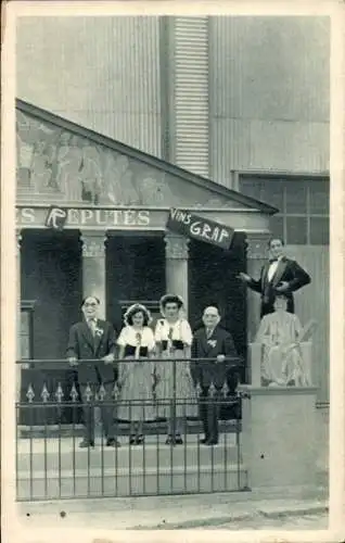 Ak Stand des Vins Superieurs G.R.A.P. a la Foire de Paris