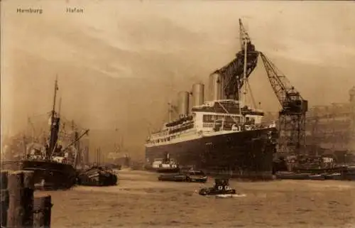 Ak Hamburger Hafen, Dampfschiff bei der Abfertigung, Hebekräne