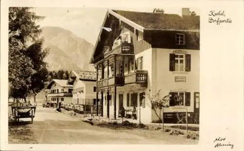 Ak Kochel am See in Oberbayern, Straßenpartie, Geschäfte, Glasermeister