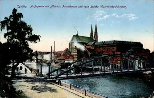 Ak Görlitz in der Lausitz, Neißepartie mit Altstadt, Peterskirche und Brücke