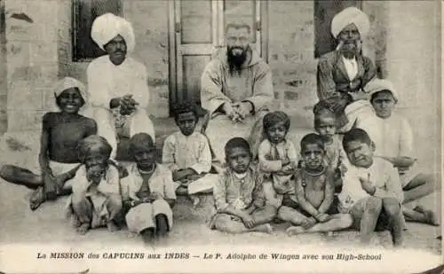 Ak Die Kapuzinermission in Indien, Adolphe de Wingen mit seiner High-School