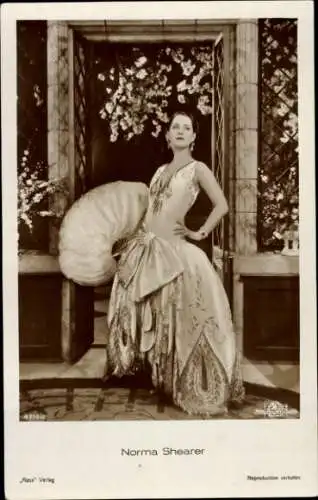 Ak Schauspielerin Norma Shearer, Portrait