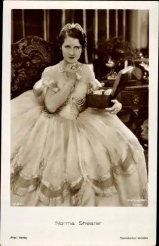 Ak Schauspielerin Norma Shearer, Portrait