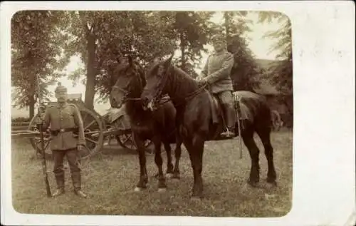 Foto Ak Deutsche Soldaten im Kaiserreich, Kanone, Pferd