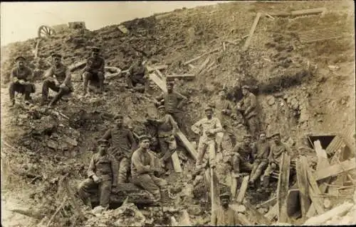 Foto Ak Deutsche Soldaten in Uniformen