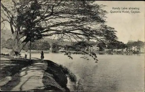 Ak Kandy Sri Lanka Ceylon, Kandy Lake mit Queens Hotel