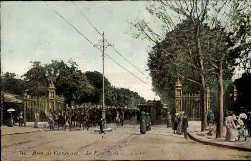 Ak Paris Reuilly, Bois de Vincennes, La Porte Dorée, Straßenbahn