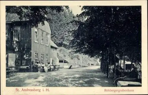 Ak St. Andreasberg Braunlage im Harz, Blick auf das Rehberger Grabenhaus, Besucher