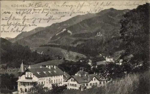 Ak Kochel am See, Dorfpartie mit Gasthof Prinz Ludwig, Berge, Wald