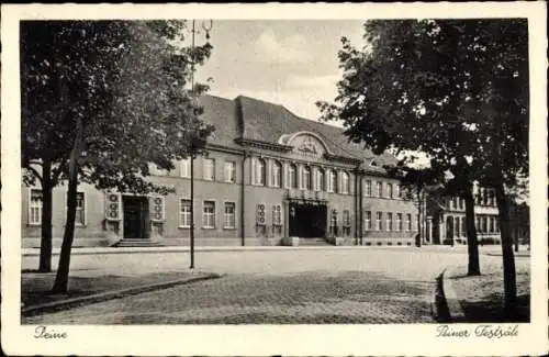 Ak Peine in Niedersachsen, Blick von der Straße auf die Festsäle