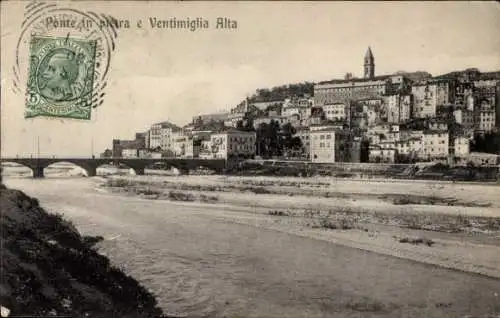 Ak Ventimiglia Liguria, Stadt vom Ufer aus gesehen, Brücke