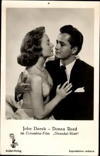 Ak Schauspielerin Donna Reed, Schauspieler John Derek, Portrait, Skandal-Blatt