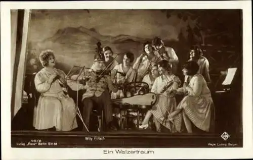 Ak Schauspieler Willy Fritsch, Film Ein Walzertraum, Orchester