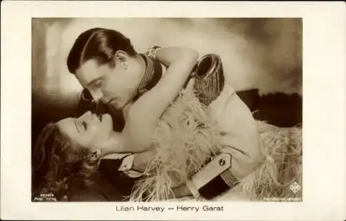 Ak Schauspieler Lilian Harvey und Henry Garat, Filmszene