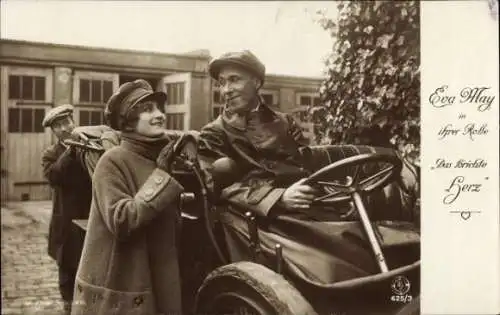 Ak Schauspielerin Eva May, Filmszene, Auto