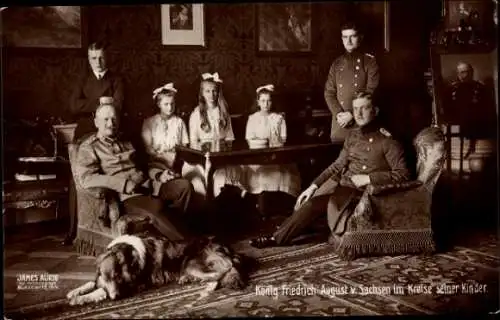 Ak König Friedrich August III. von Sachsen im Kreise seiner Kinder