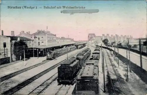 Ak Tczew Dirschau Westpreußen, Bahnhof, Gleisseite, Zeppelin
