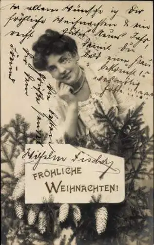 Ak Glückwunsch Weihnachten, Frauenportrait, Tannenzweige