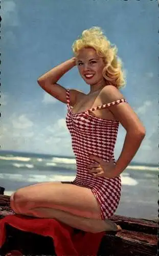 Ak Blonde Frau im Badeanzug am Strand