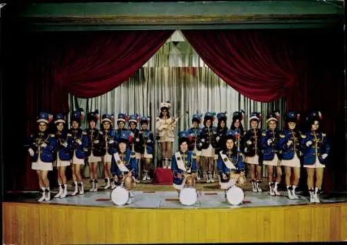 Ak Boofzheim, Majorette, Tänzerinnen in Uniformen, Musikinstrumente