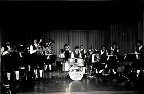 Foto Orchester, Bühne, Musikinstrumente, Schlagzeug, Horn, Flöte