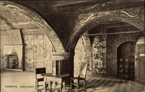 Ak Lüneburg in Niedersachsen, Rathauslaube, Tisch, Stühle