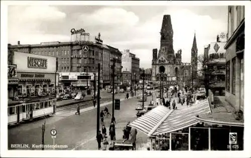 Ak Berlin Charlottenburg, Kurfürstendamm, Kaiser Wilhelm Gedächtniskirche, Reklame Nescafe