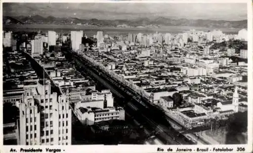 Ak Rio de Janeiro Brasilien, Avenida Pres. Vargas, Blick auf den Ort