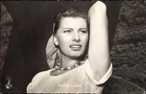 Ak Schauspielerin Sophia Loren, Portrait, Film Die Frau vom Fluß